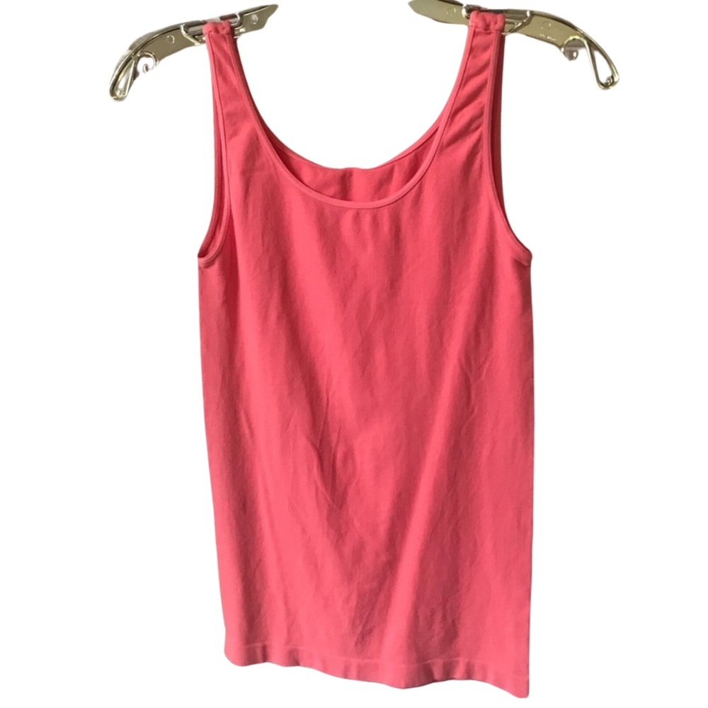 BOUTIQUE ITEM- SEAMLESS TANK WITH ROUND NECKLINE IN CORAL